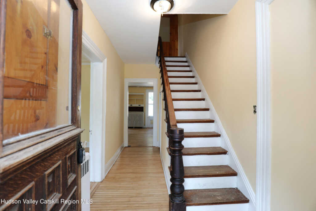 23 Lafayette Street, Saugerties, NY 12477 - Photo 2 of 38