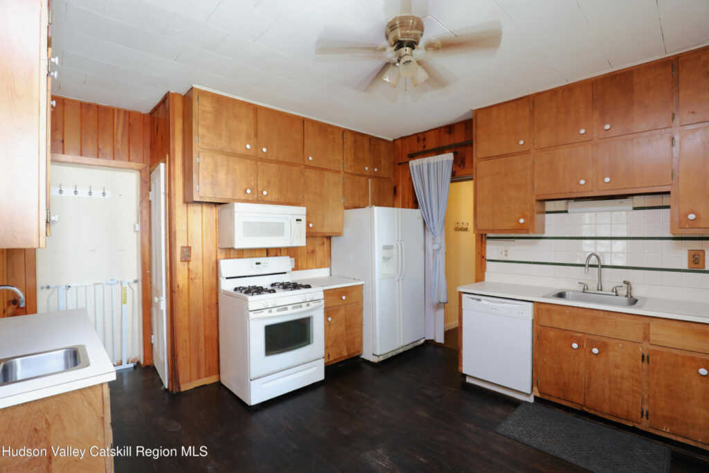 23 Lafayette Street, Saugerties, NY 12477 - Photo 22 of 38