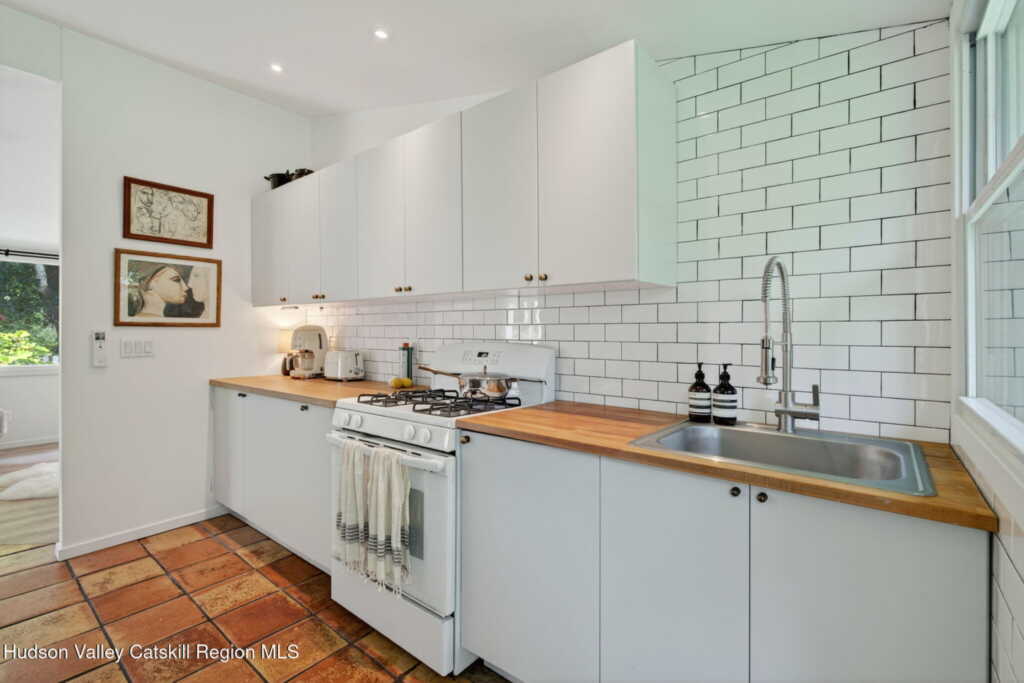 29 Yerry Hill Road, Woodstock, NY 12498 - Photo 14 of 28