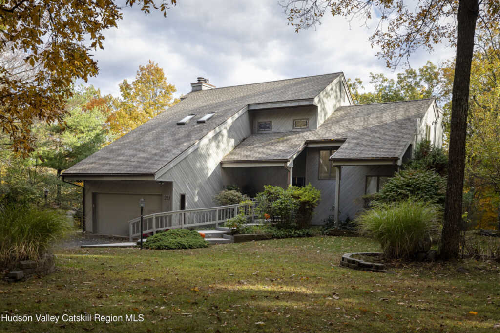 223 Dogwood Lane, Kingston, NY 12401