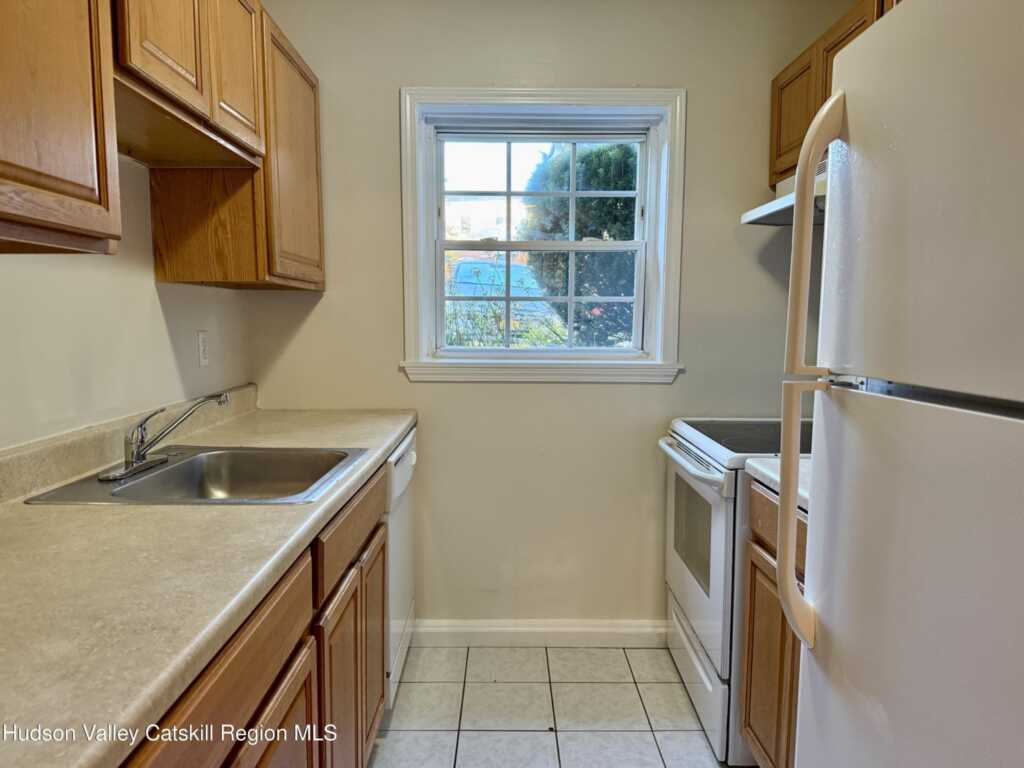 16-1 Huguenot Street, New Paltz, NY 12561 - Photo 4 of 12