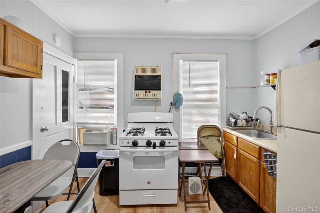 170 Downs Street, Kingston, NY 12401 - Photo 17 of 27