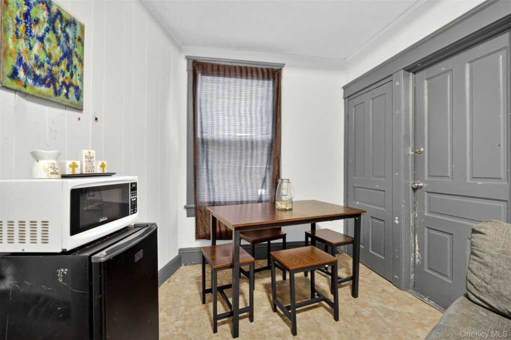 170 Downs Street, Kingston, NY 12401 - Photo 6 of 27