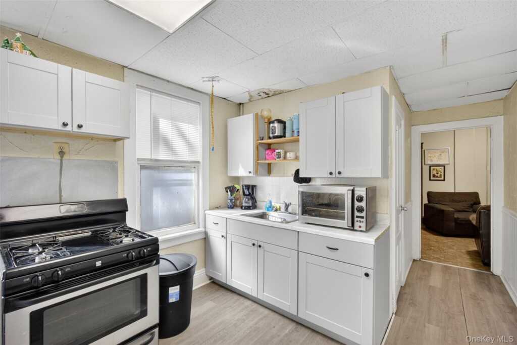 170 Downs Street, Kingston, NY 12401 - Photo 7 of 27