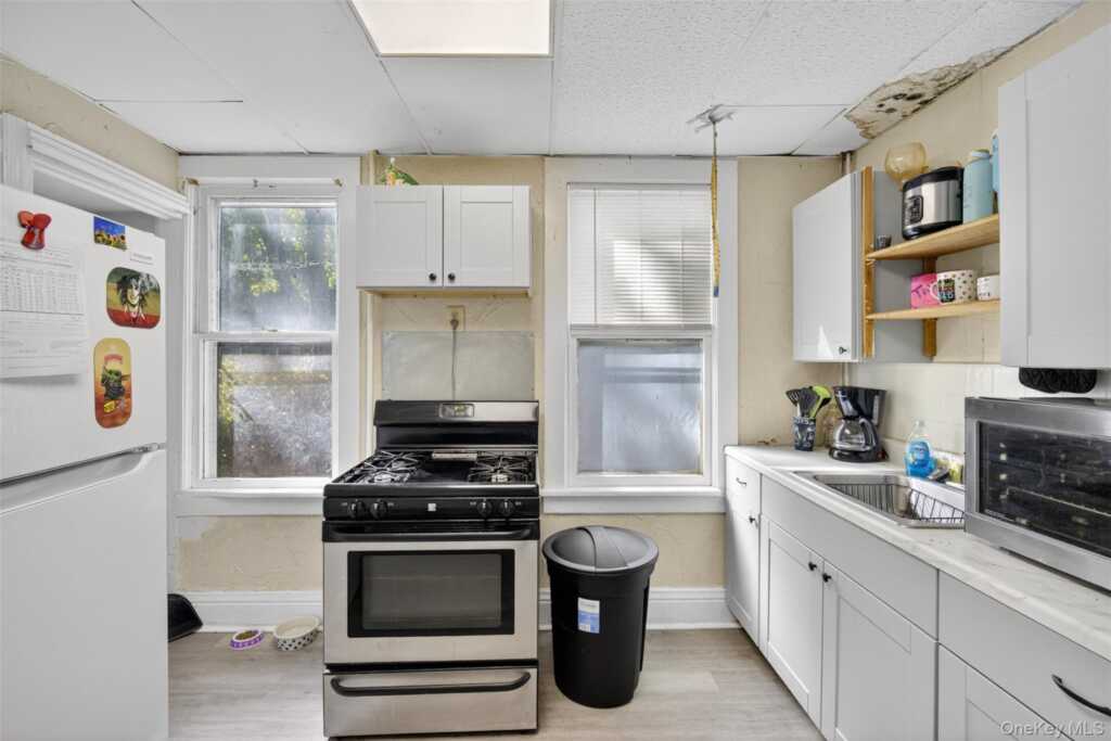 170 Downs Street, Kingston, NY 12401 - Photo 8 of 27