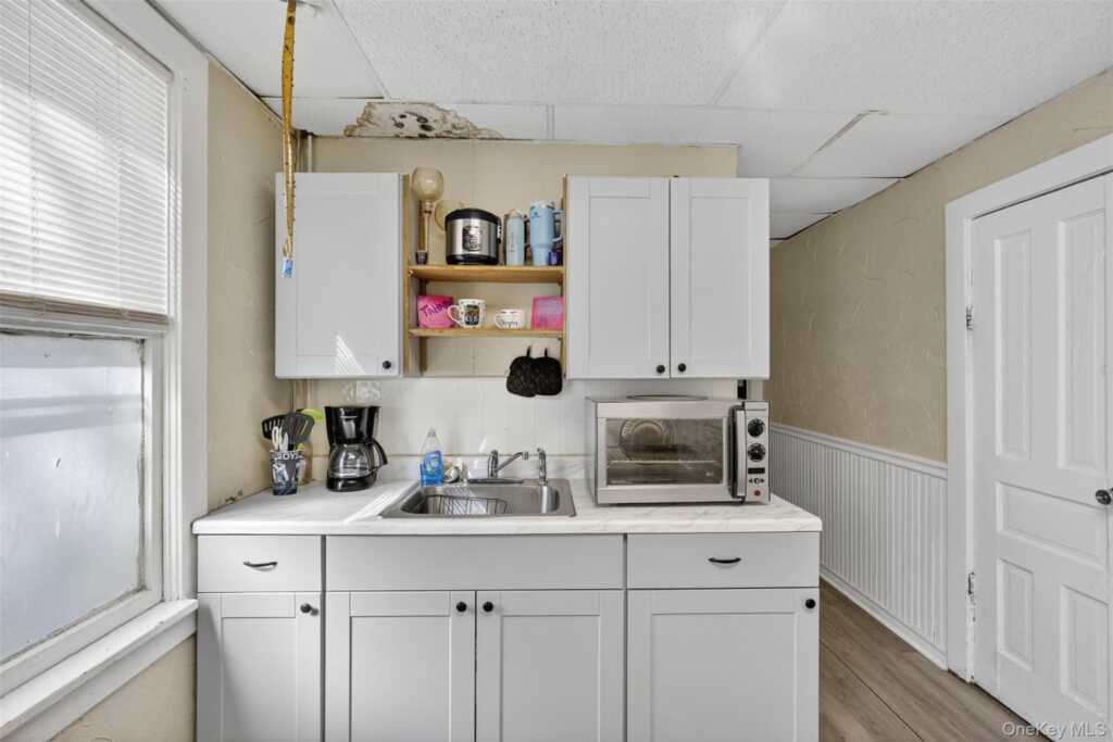 170 Downs Street, Kingston, NY 12401 - Photo 9 of 27