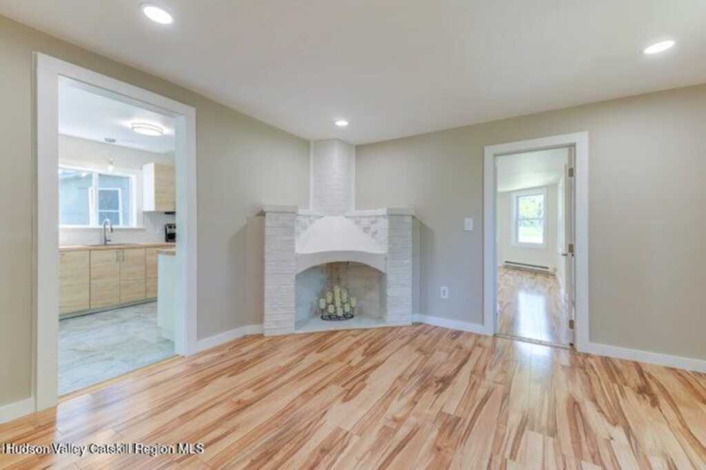 3956 Route 9w, Saugerties, NY 12477 - Photo 4 of 20