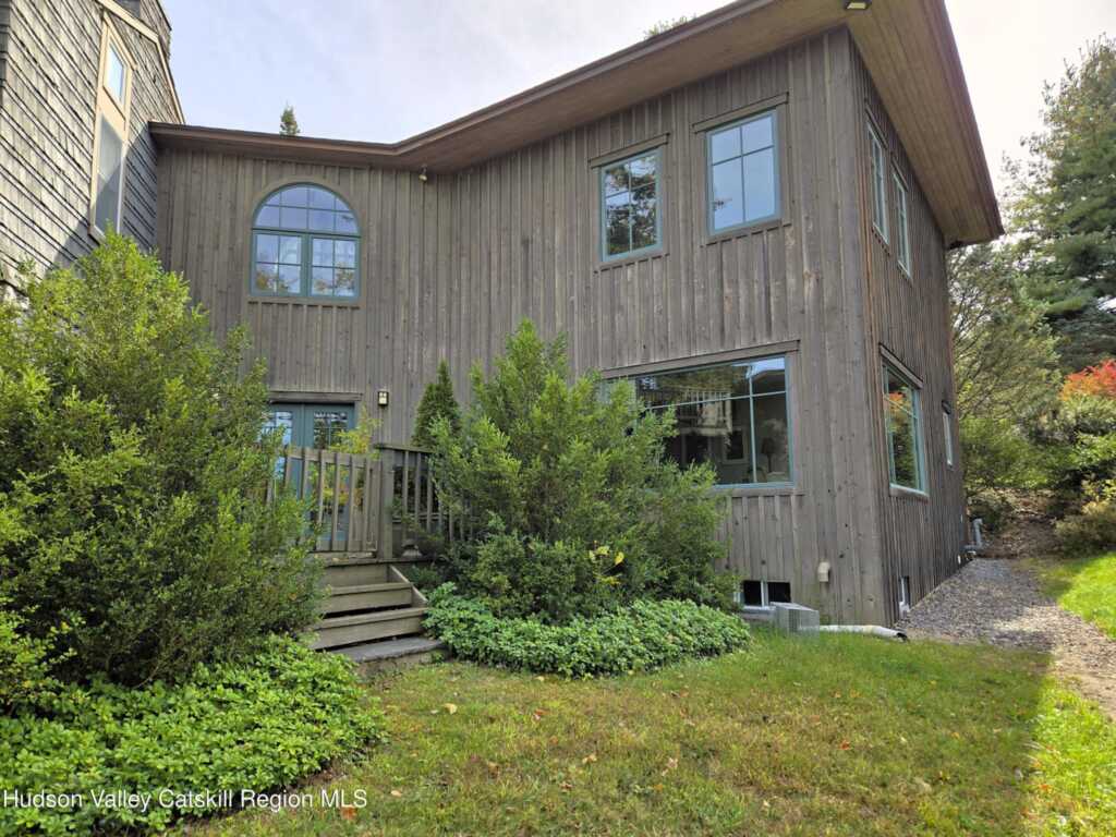 84 Highland Road, Stone Ridge, NY 12484