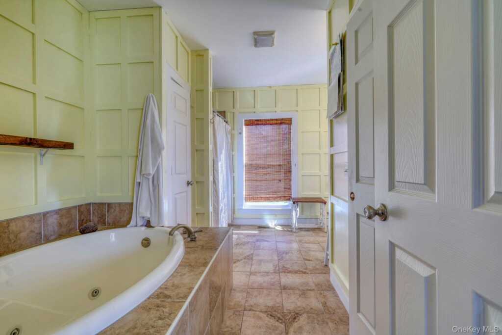 3837 Route 32, Saugerties, NY 12477 - Photo 16 of 40