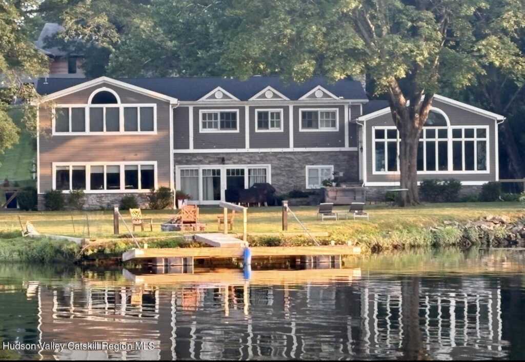 20 Ferry Street, Saugerties, NY 12477