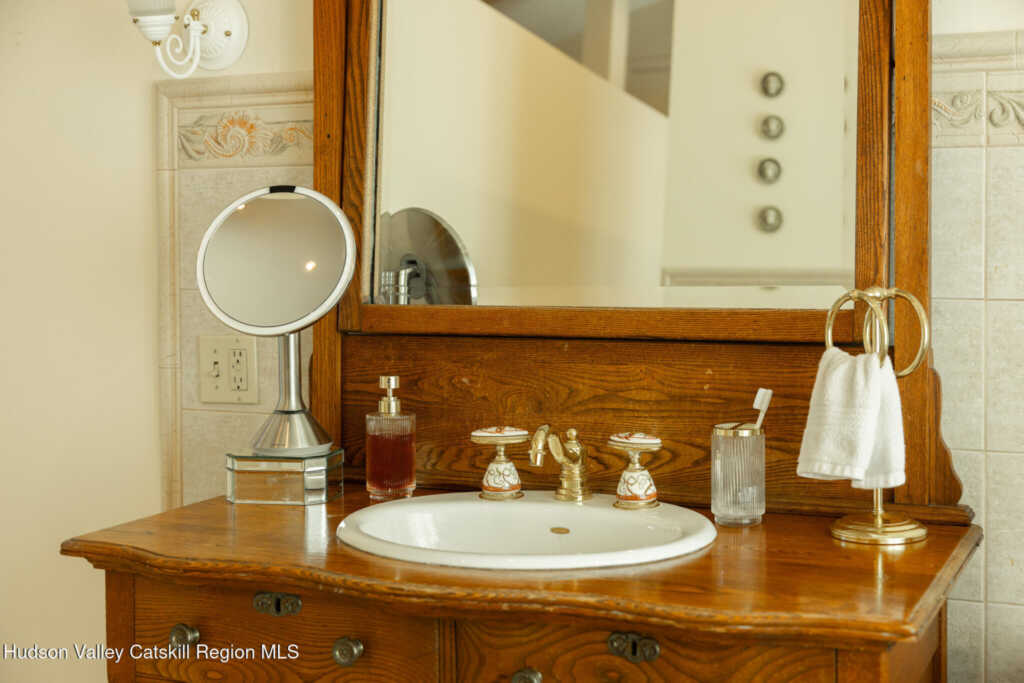 20 Ferry Street, Saugerties, NY 12477 - Photo 22 of 45