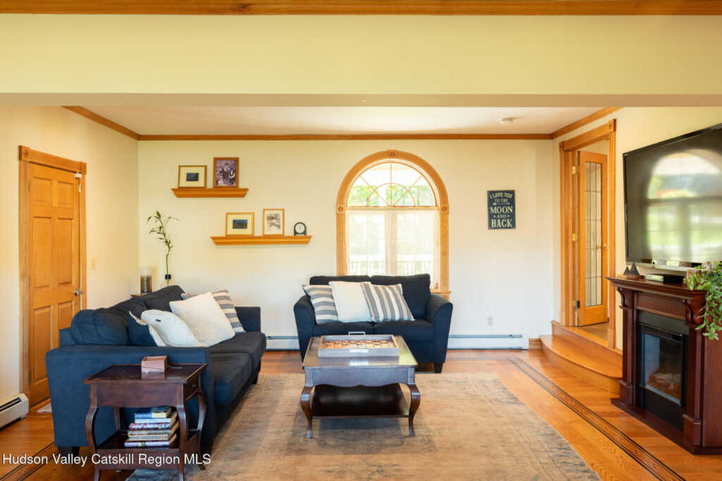 20 Ferry Street, Saugerties, NY 12477 - Photo 35 of 45