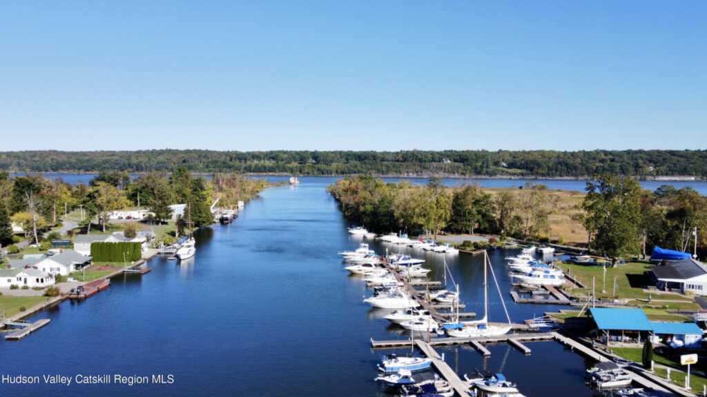 20 Ferry Street, Saugerties, NY 12477 - Photo 4 of 45