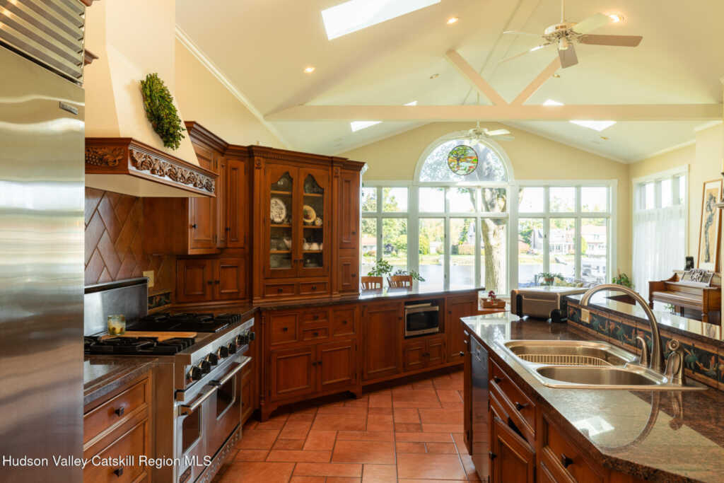 20 Ferry Street, Saugerties, NY 12477 - Photo 8 of 45