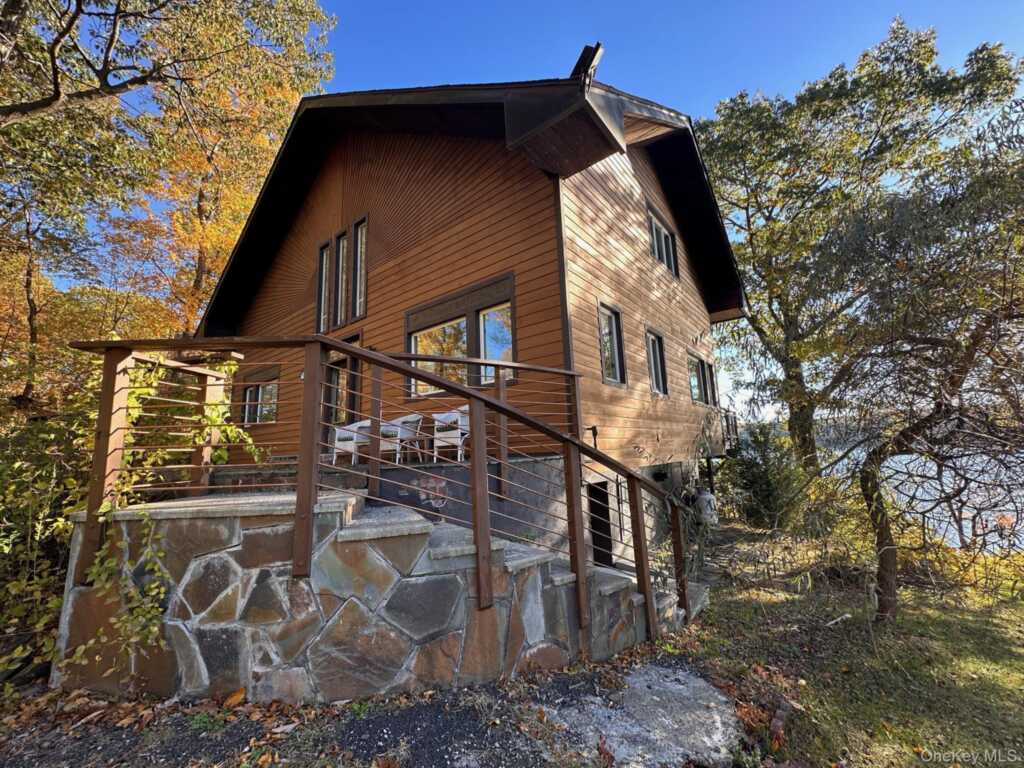 54 Deak Lane, Saugerties, NY 12477