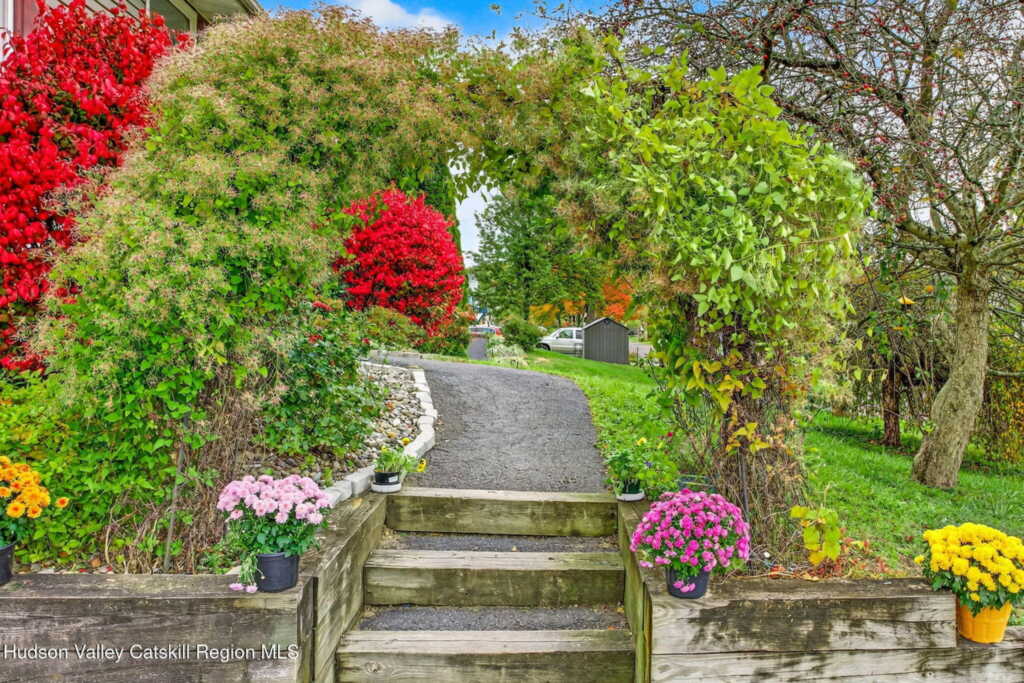 229 Heather Lane, Kingston, NY 12401 - Photo 4 of 40