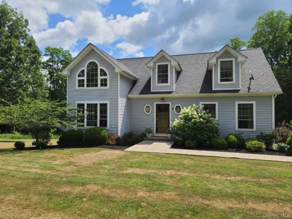 11 Beacham Road, Rhinebeck, NY 12572