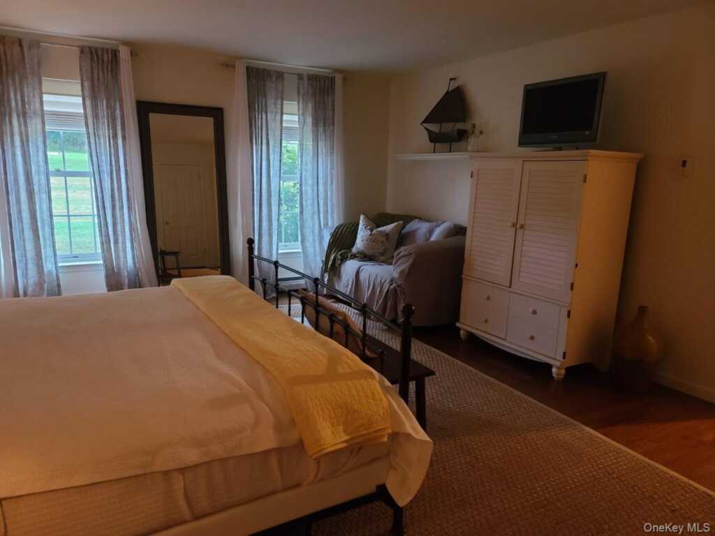 11 Beacham Road, Rhinebeck, NY 12572 - Photo 4 of 27