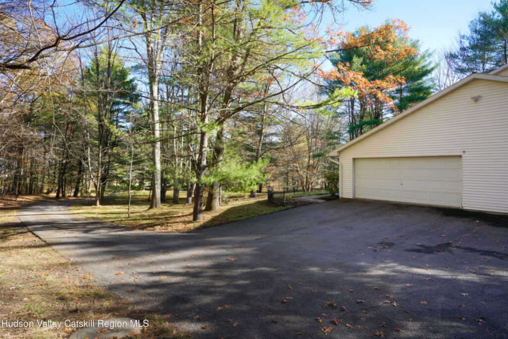 1521 Glasco Turnpike, Saugerties, NY 12477 - Photo 3 of 44