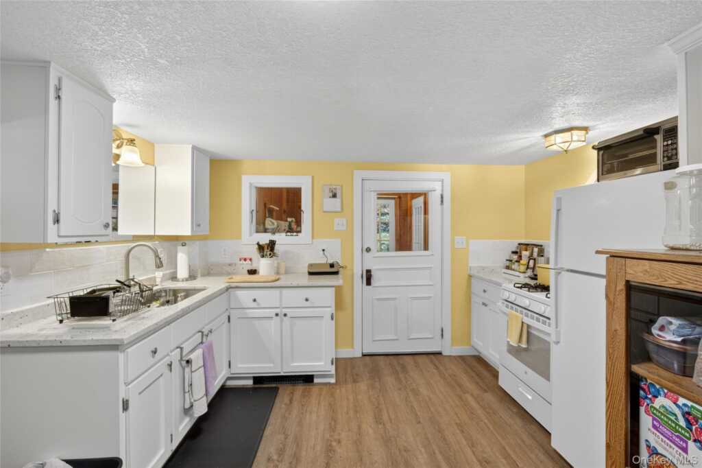 81 Dewitt Street, Kingston, NY 12401 - Photo 17 of 38