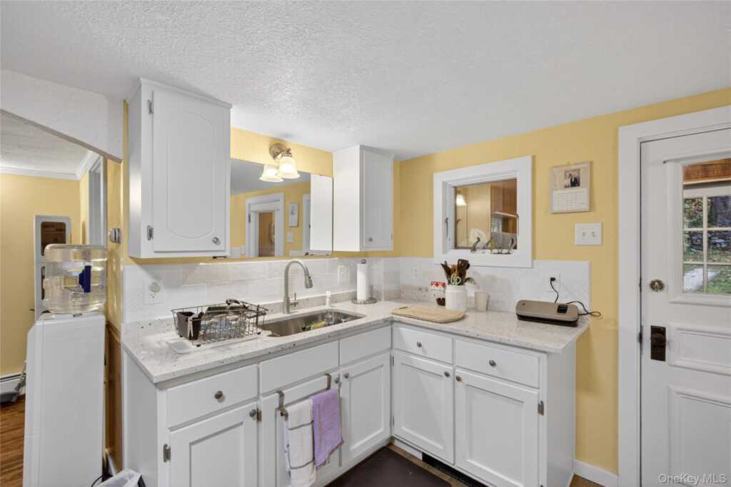 81 Dewitt Street, Kingston, NY 12401 - Photo 18 of 38