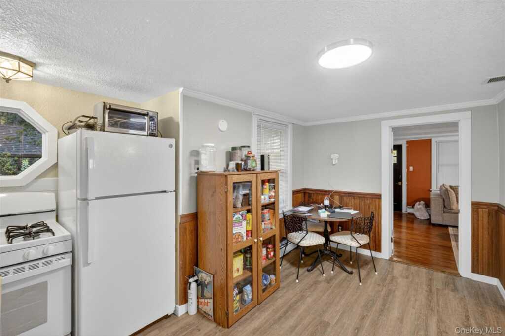 81 Dewitt Street, Kingston, NY 12401 - Photo 21 of 38