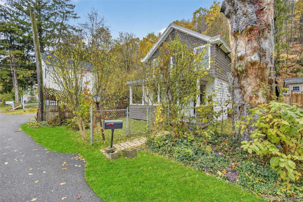 81 Dewitt Street, Kingston, NY 12401 - Photo 3 of 38