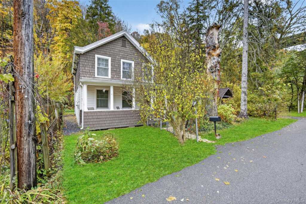 81 Dewitt Street, Kingston, NY 12401 - Photo 4 of 38