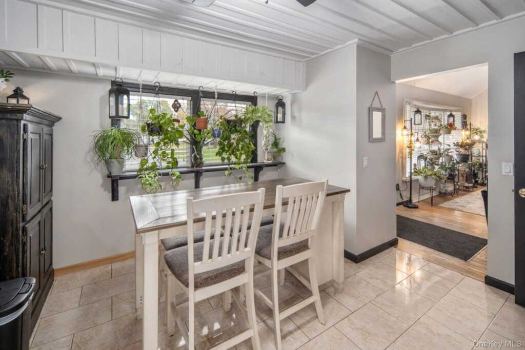 27 Appletree Drive, Saugerties, NY 12477 - Photo 6 of 41