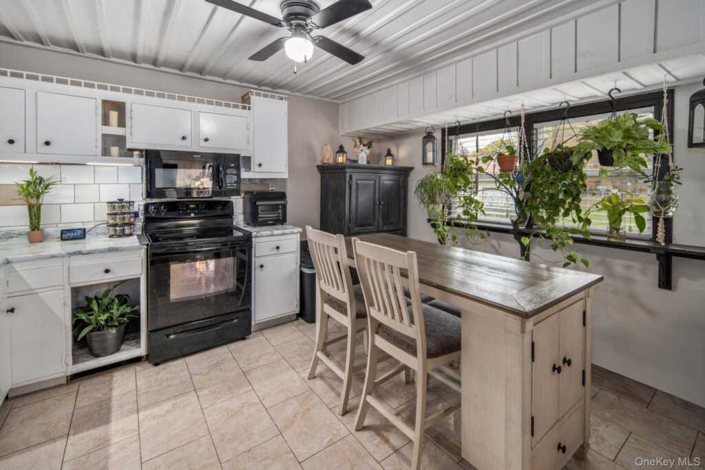 27 Appletree Drive, Saugerties, NY 12477 - Photo 7 of 41