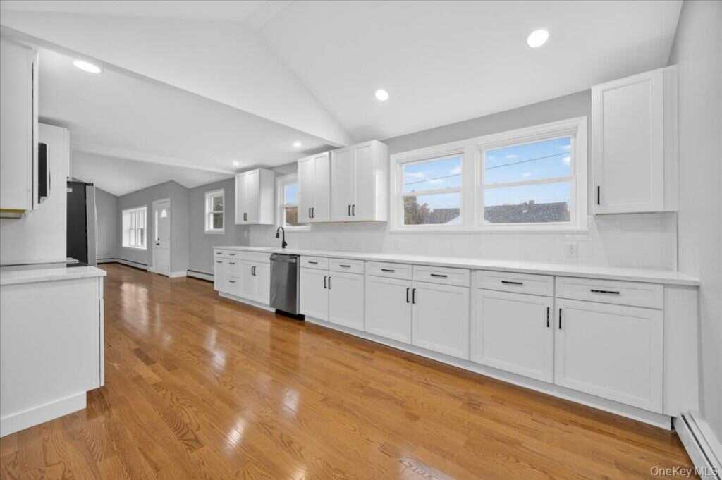 13 Mountain View Avenue, Saugerties, NY 12477 - Photo 10 of 42