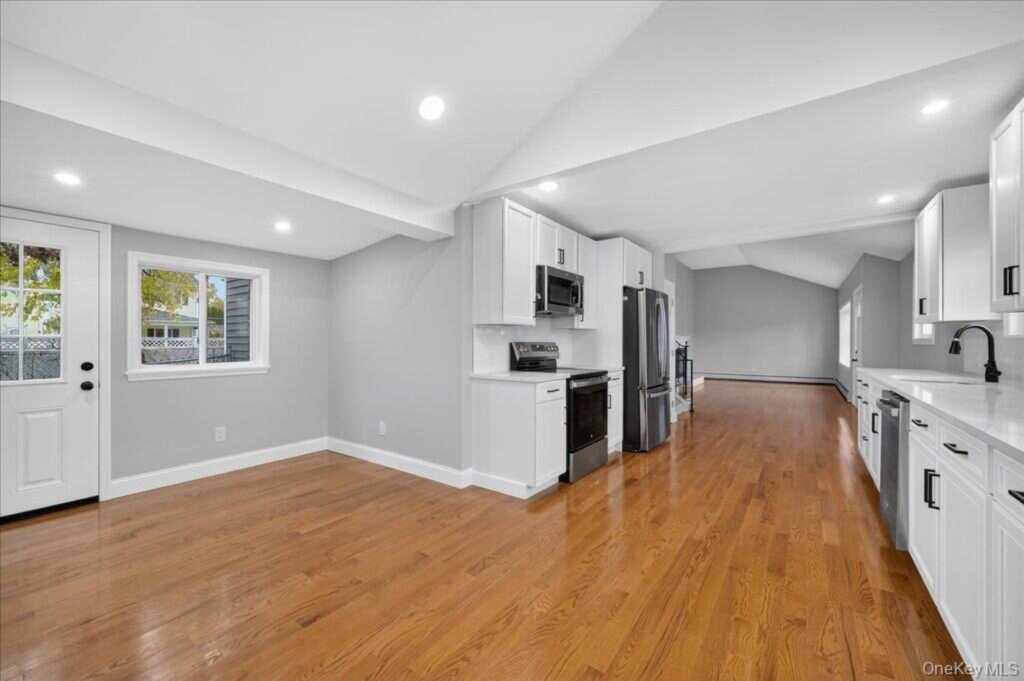 13 Mountain View Avenue, Saugerties, NY 12477 - Photo 14 of 42