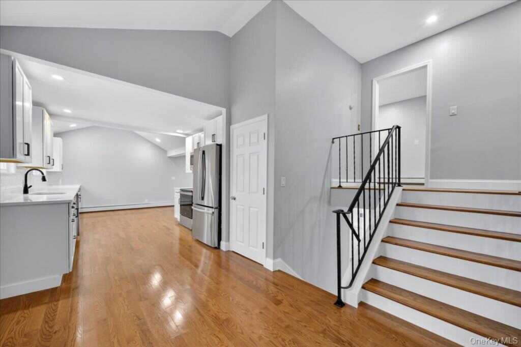 13 Mountain View Avenue, Saugerties, NY 12477 - Photo 7 of 42