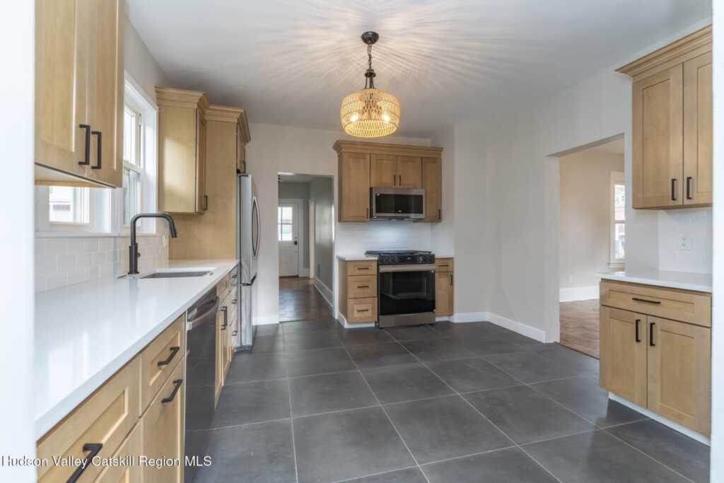 49 Montrepose Avenue, Kingston, NY 12401 - Photo 10 of 38