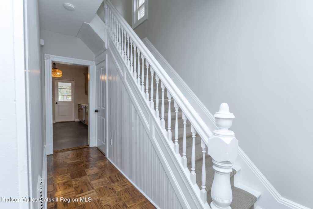 49 Montrepose Avenue, Kingston, NY 12401 - Photo 4 of 38