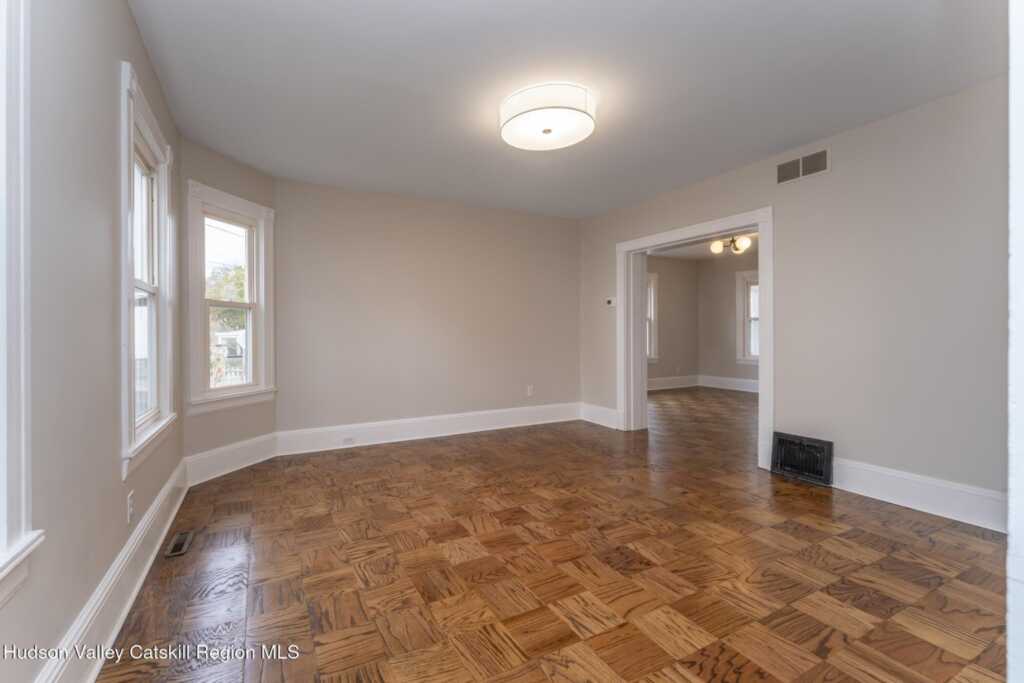 49 Montrepose Avenue, Kingston, NY 12401 - Photo 5 of 38