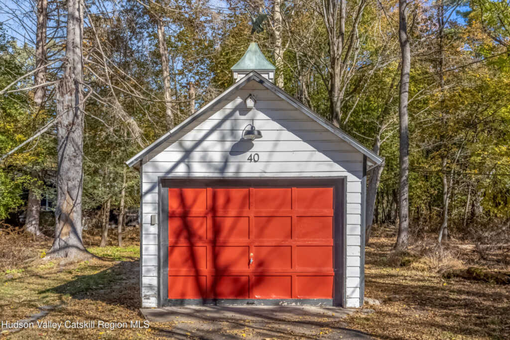 40 Lower Byrdcliffe Road, Woodstock, NY 12498 - Photo 3 of 39