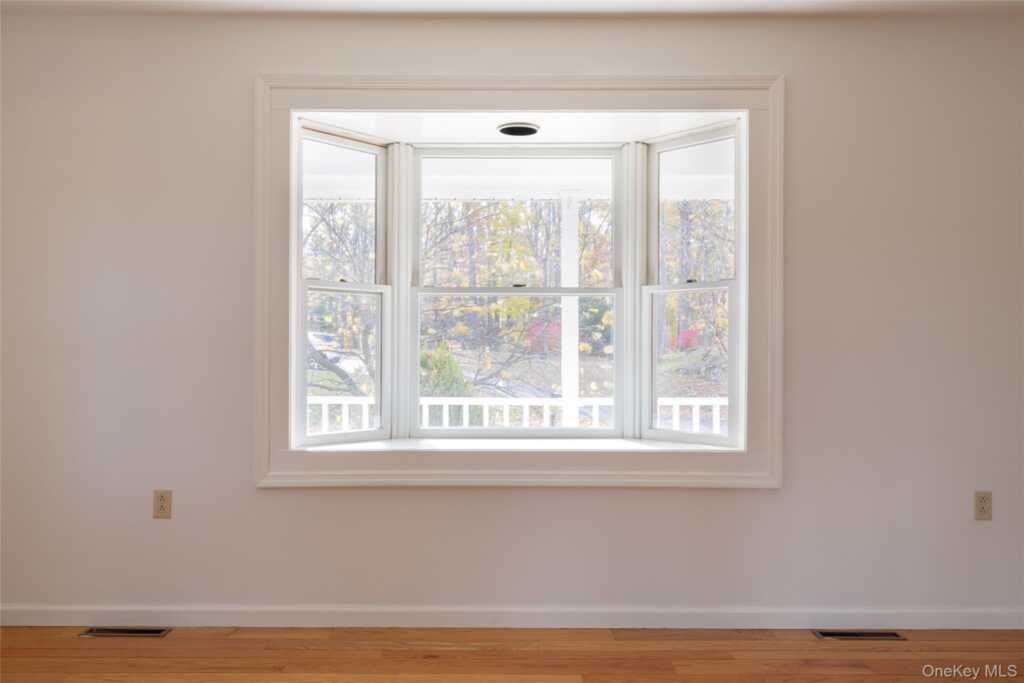 6 Somers Drive, Rhinebeck, NY 12572 - Photo 11 of 32