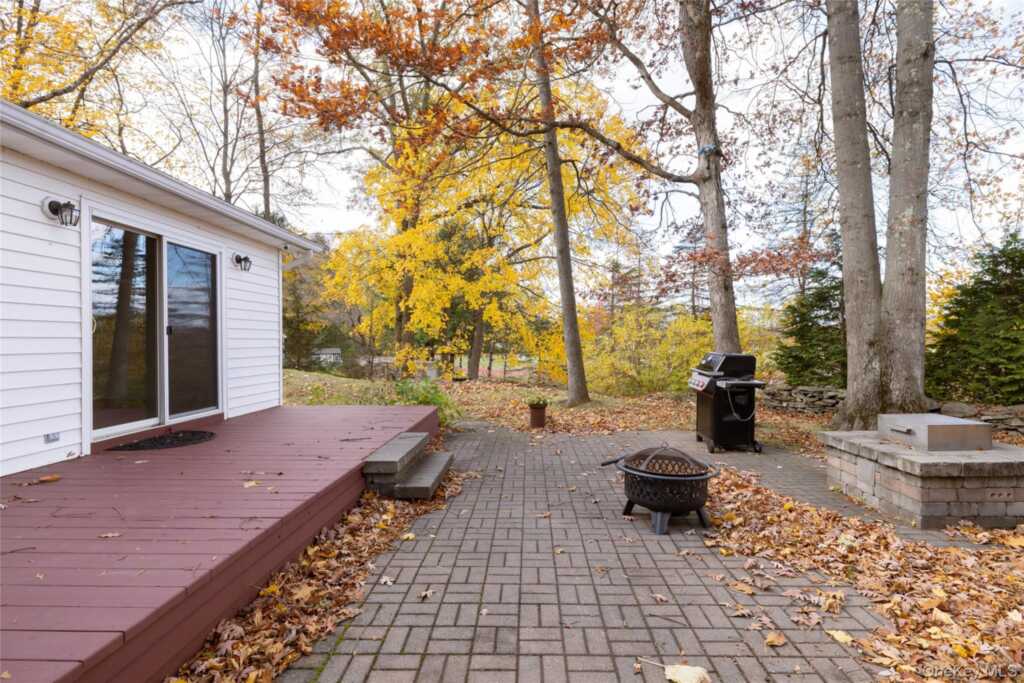 6 Somers Drive, Rhinebeck, NY 12572 - Photo 28 of 32