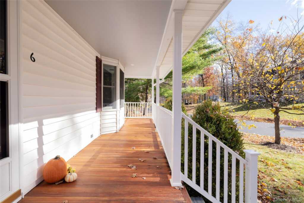 6 Somers Drive, Rhinebeck, NY 12572 - Photo 3 of 32