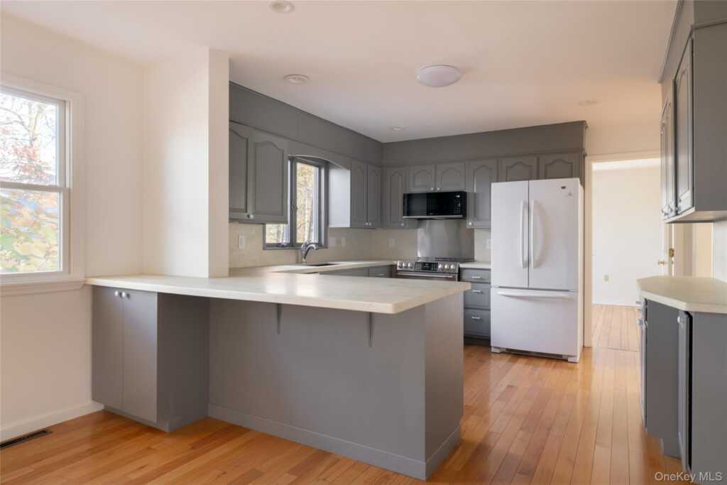 6 Somers Drive, Rhinebeck, NY 12572 - Photo 5 of 32