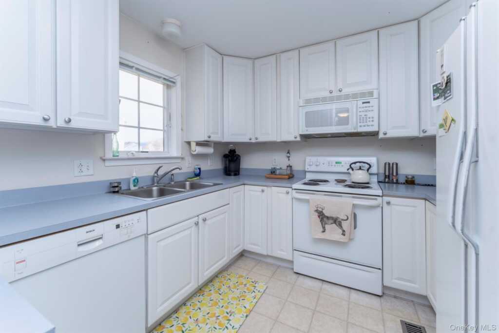 11 Carol Anns Way, Saugerties, NY 12477 - Photo 14 of 40