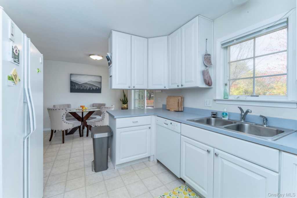 11 Carol Anns Way, Saugerties, NY 12477 - Photo 16 of 40