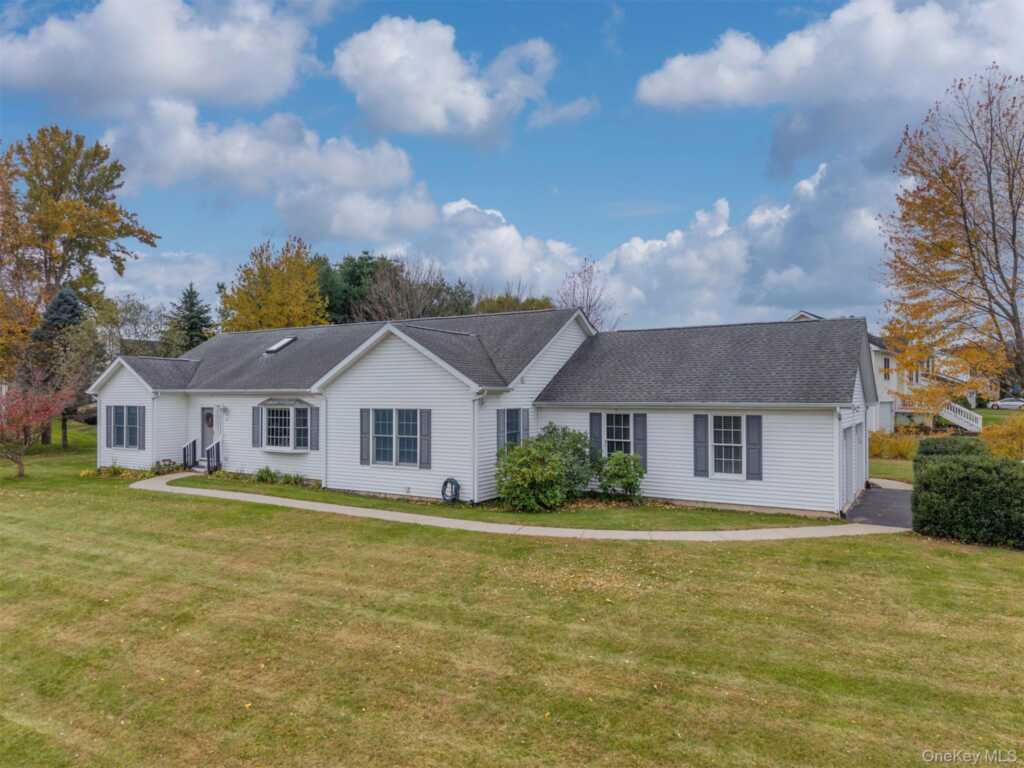 11 Carol Anns Way, Saugerties, NY 12477 - Photo 3 of 40