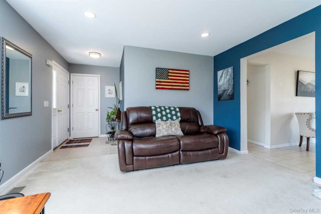 11 Carol Anns Way, Saugerties, NY 12477 - Photo 9 of 40