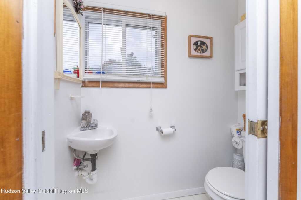 56 Derrenbacher Street, Kingston, NY 12401 - Photo 10 of 32