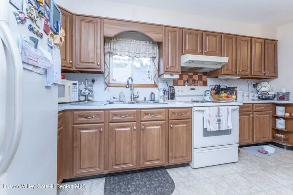 56 Derrenbacher Street, Kingston, NY 12401 - Photo 13 of 32