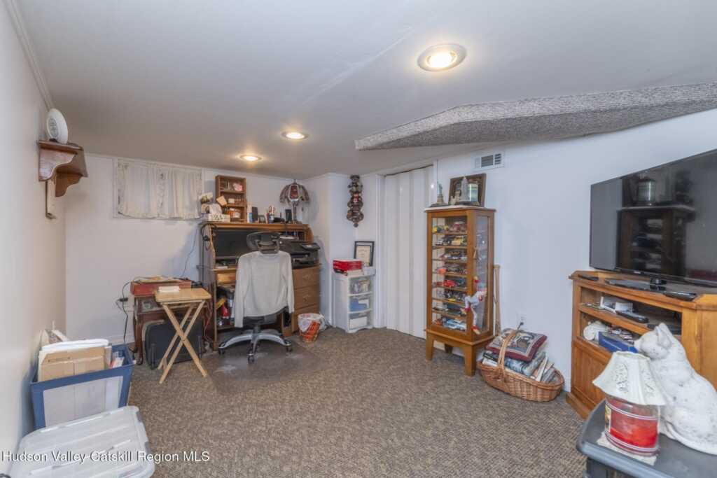 56 Derrenbacher Street, Kingston, NY 12401 - Photo 16 of 32