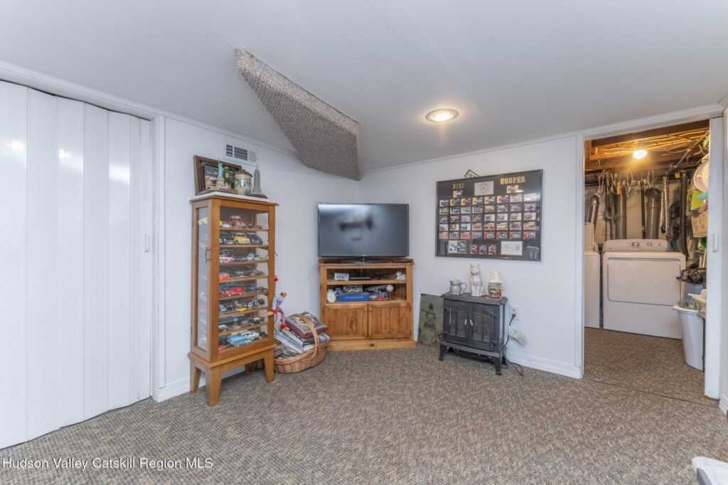 56 Derrenbacher Street, Kingston, NY 12401 - Photo 24 of 32