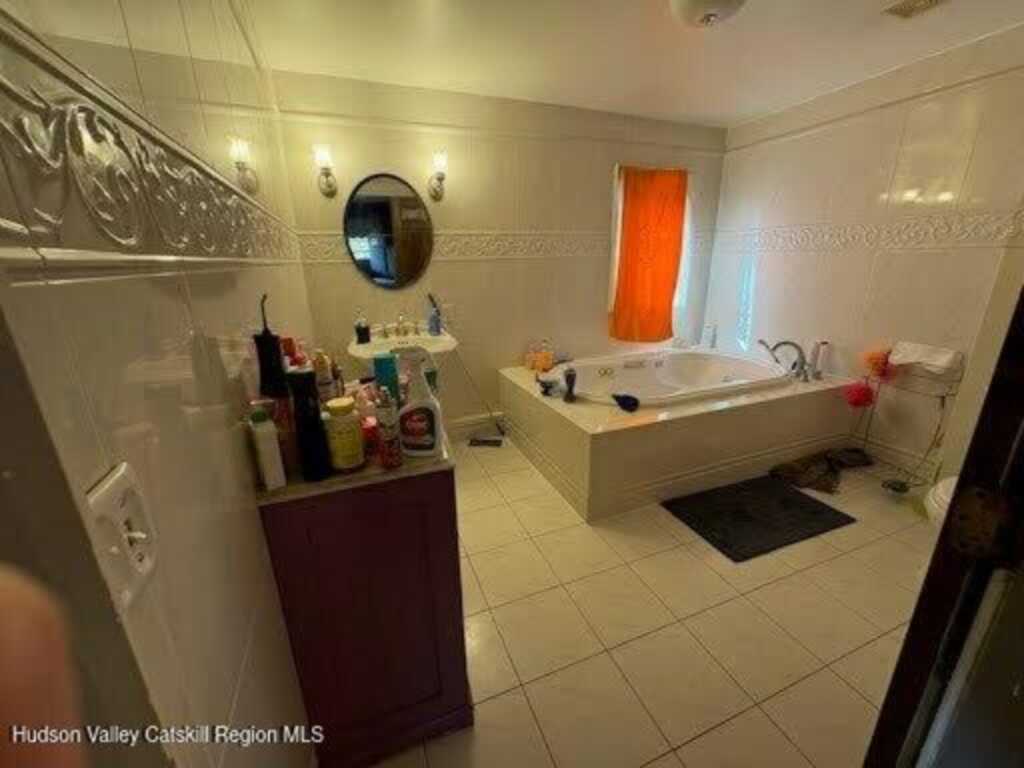 248 Hillside Terrace, Kingston, NY 12401 - Photo 10 of 33